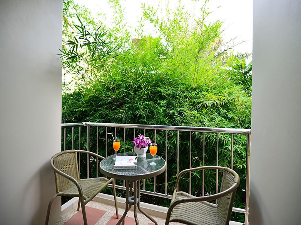 At Kamala Hotel Exterior photo