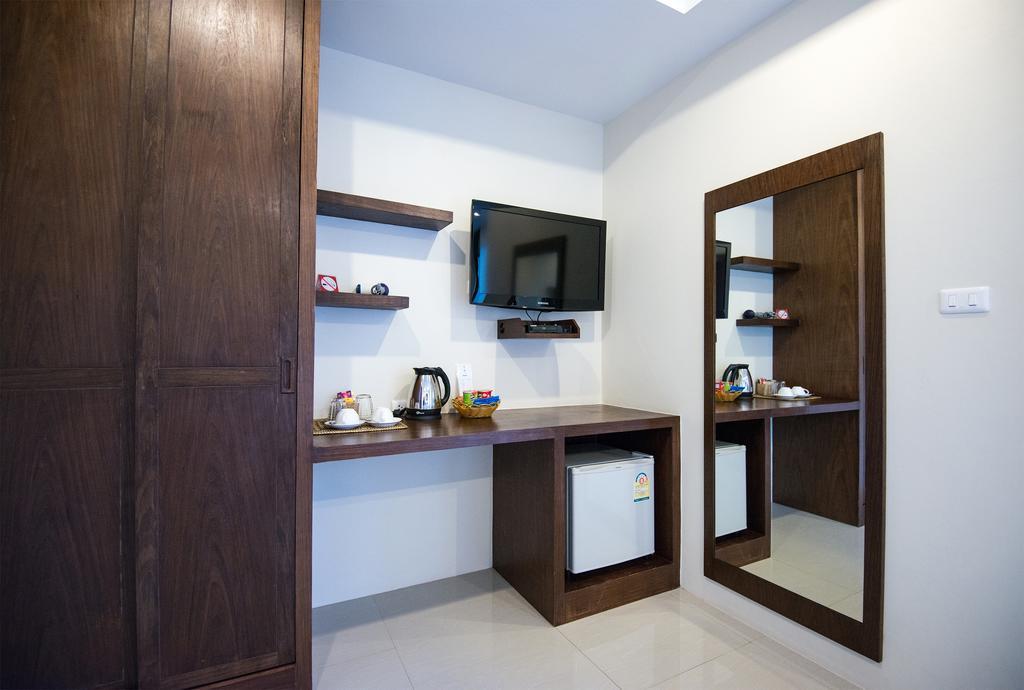 At Kamala Hotel Room photo